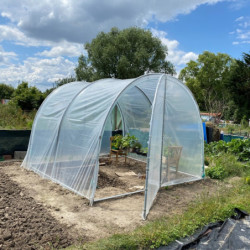 Serre tunnel Essentielle à pieds arrondis 3x3m avec bâche PE 200µ - Serres Tonneau