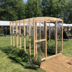 Serre de jardin en bois de Mélèze avec 2 portes Ulysse 6m² - HELIO