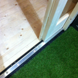 Abri de jardin en bois massif 28mm toit plat Qubu Eck 9.24m² - Karibu