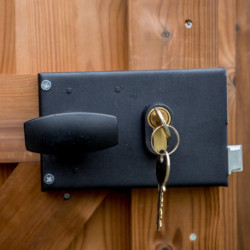 Abri Theora 7,33m² en bois thermo traité et toiture en acier HABRITA	