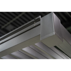 Pergola bioclimatique adossée en alu anthracite 3x3m Ombrea