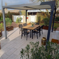 Pergola bioclimatique aluminium anthracite 10,80m² + toit avec lames ovales écru HABRITA