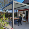 Pergola bioclimatique aluminium anthracite 10,80m² + toit avec lames ovales écru HABRITA