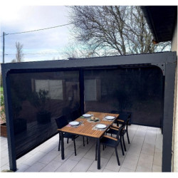 Pergola bioclimatique aluminium anthracite 10,80m² toit avec lames ovales aluminium + 2 rideaux gris pour les côtés – HABRITA
