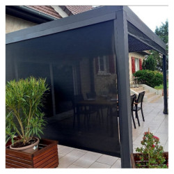 Pergola bioclimatique aluminium anthracite 10,80m² toit avec lames ovales aluminium + 2 rideaux gris pour les côtés – HABRITA
