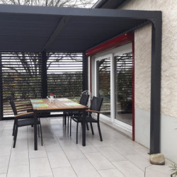 Pergola bioclimatique alu anthracite 10,80m² + ventelles + 5 panneaux moucharabieh – HABRITA	