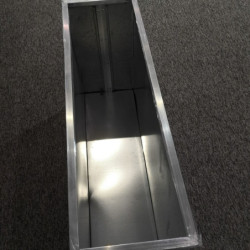 Bac à plantes 108x39x43cm en résine tressée noire et acier galvanisé Rattan Art