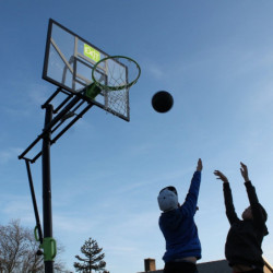 Panier de basket vert/noir pour fixation au sol Galaxy avec cercle dunk – Exit Toys