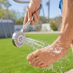 Douche solaire 20 L avec barre de douche pommeau et socle Bestway